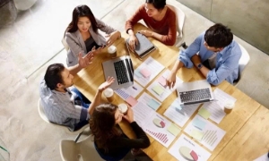 Trải nghiệm nhân viên (EX – Employee Experience) đang trở thành yếu tố cốt lõi quyết định sự gắn bó, giữ chân nhân tài và hiệu suất của đội ngũ