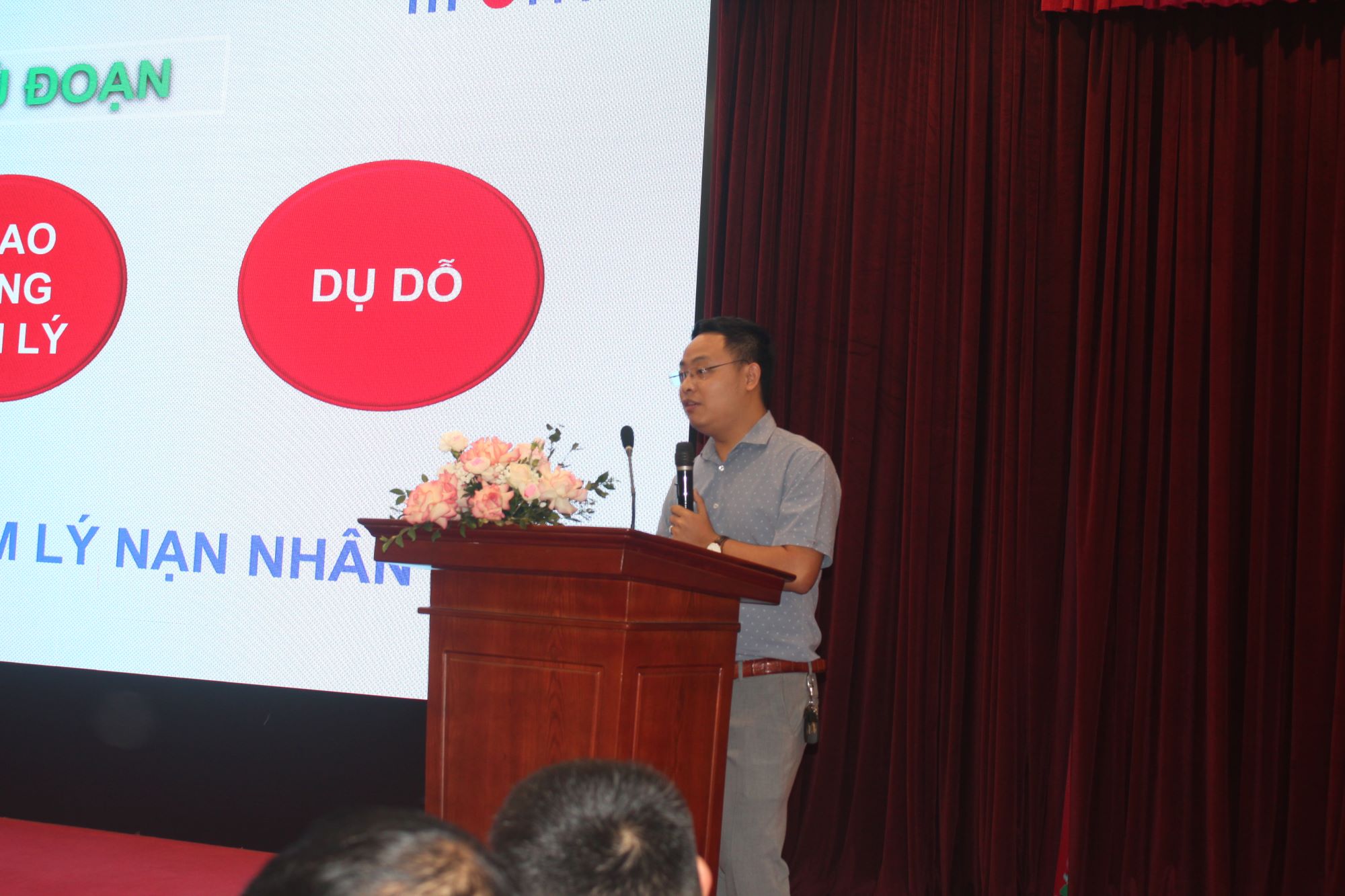 Ông Nguyễn Tiến Dũng: 