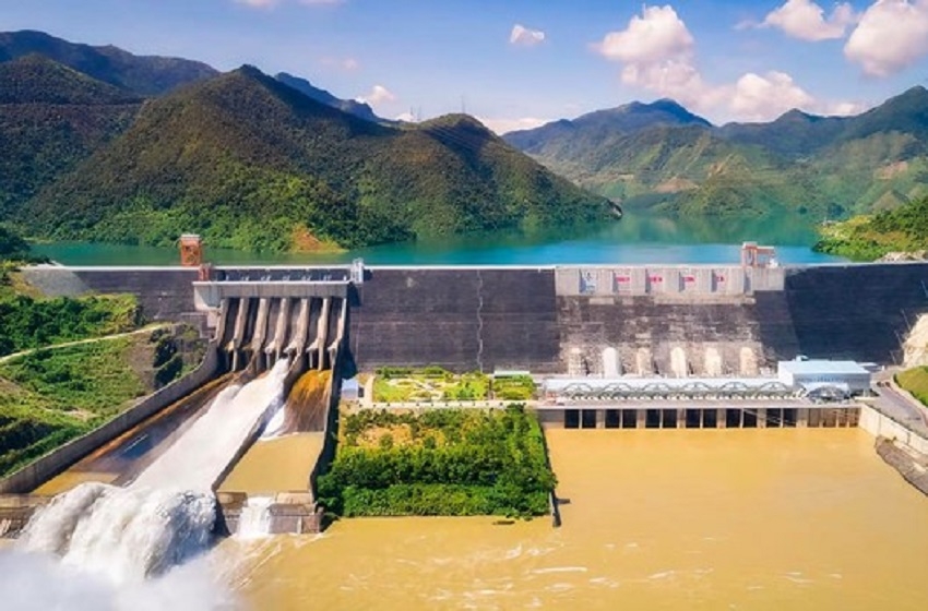 Vận hành linh hoạt các hồ thủy điện để vừa đảm nhu cầu nước cho nông nghiệp, vừa phát điện.