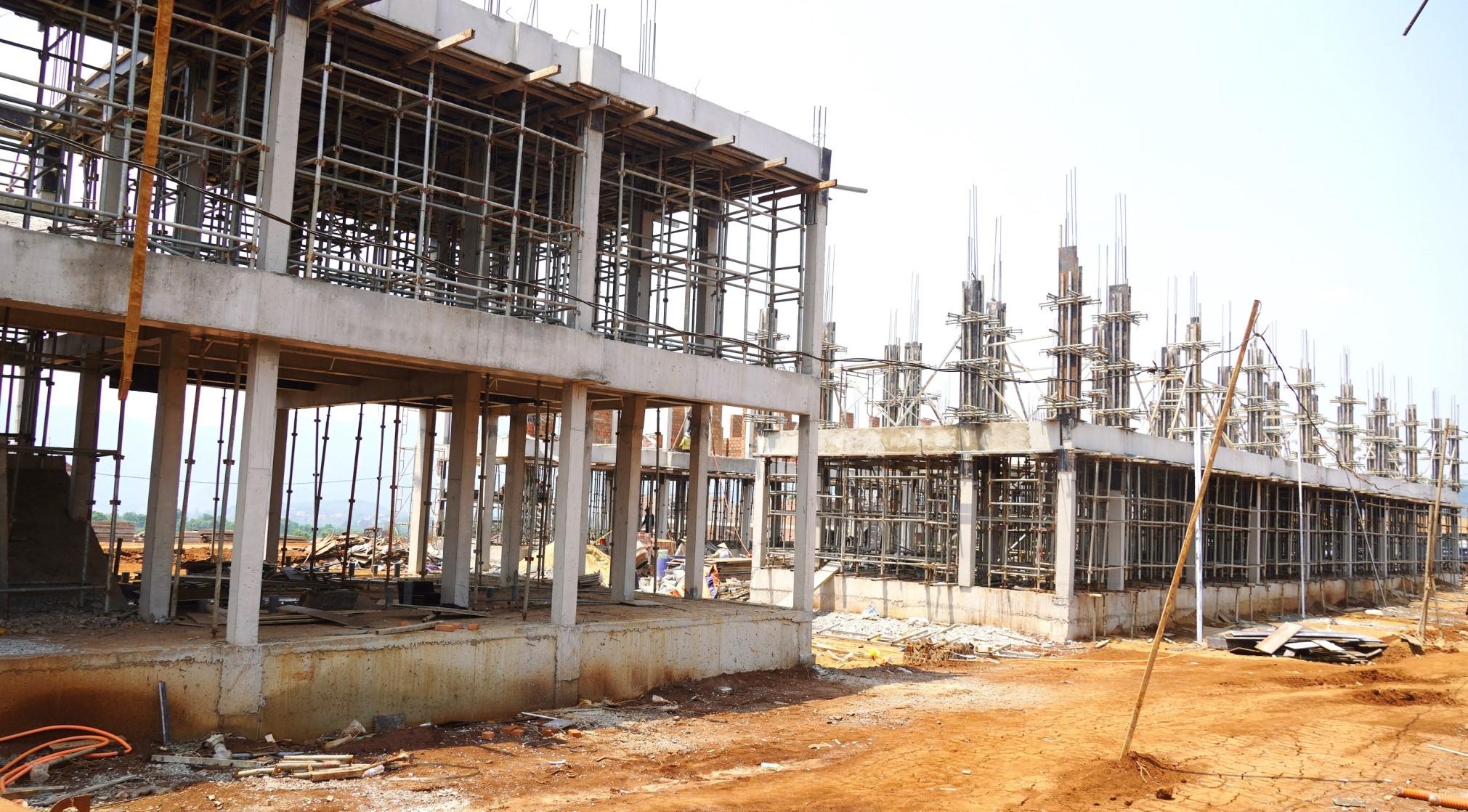 Công trường xây dựng Trường nội trú Tiểu học và Trung học cơ sở Hướng Phùng