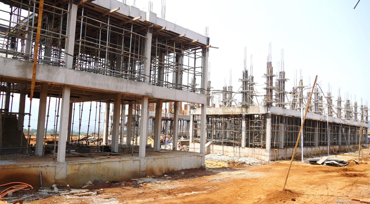 Công trường xây dựng Trường nội trú Tiểu học và Trung học cơ sở Hướng Phùng