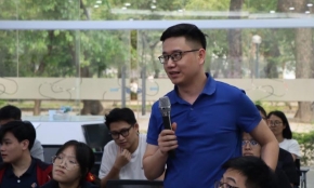 Với sự tham gia của sinh viên và những người quan tâm đến dữ liệu, tài chính, Fintech và ngân hàng, workshop “Phân tích dữ liệu trong ngành ngân hàng” đã mở ra một góc nhìn thực tế về vai trò của dữ liệu trong hệ sinh thái tài chính. 