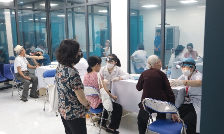 Bệnh viện E (Hà Nội) hỗ trợ chương trình khám bệnh, tư vấn sức khoẻ tại phường Nghĩa Đô