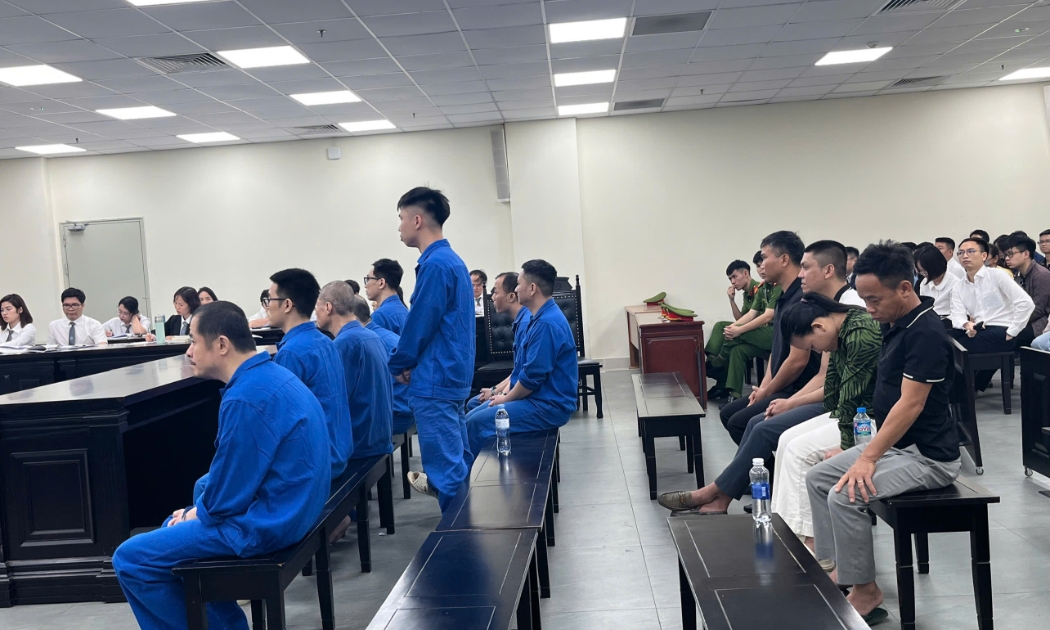Các bị cáo tại phiên tòa xét xử sơ thẩm ngày 8/4.