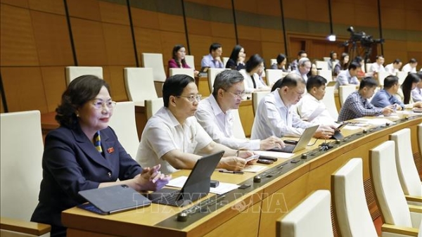 Phân quyền mạnh đăng ký hộ tịch, thu hẹp giao dịch phải công chứng