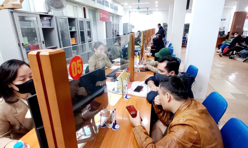 Đề xuất giữ nguyên cách xếp lương viên chức đến khi thực hiện chế độ tiền lương mới