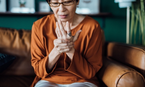 Người mắc bệnh tự miễn cần tuân thủ phác đồ điều trị