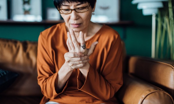 Người mắc bệnh tự miễn cần tuân thủ phác đồ điều trị
