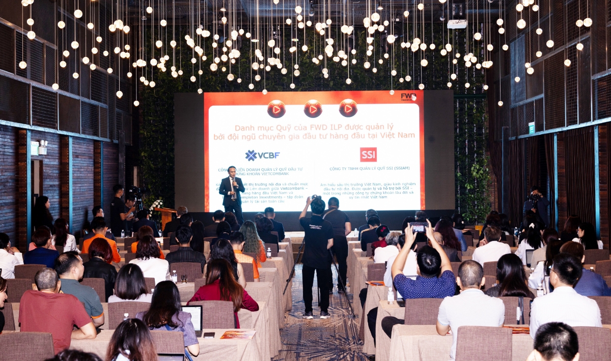 Ông Đậu Tiến Dũng, Phó Tổng Giám đốc Chiến lược FWD Việt Nam, cho biết khách hàng ở mọi lứa tuổi và khả năng tài chính đều có thể lựa chọn cho mình một kế hoạch phù hợp nhất với FWD Đầu tư đón đầu.