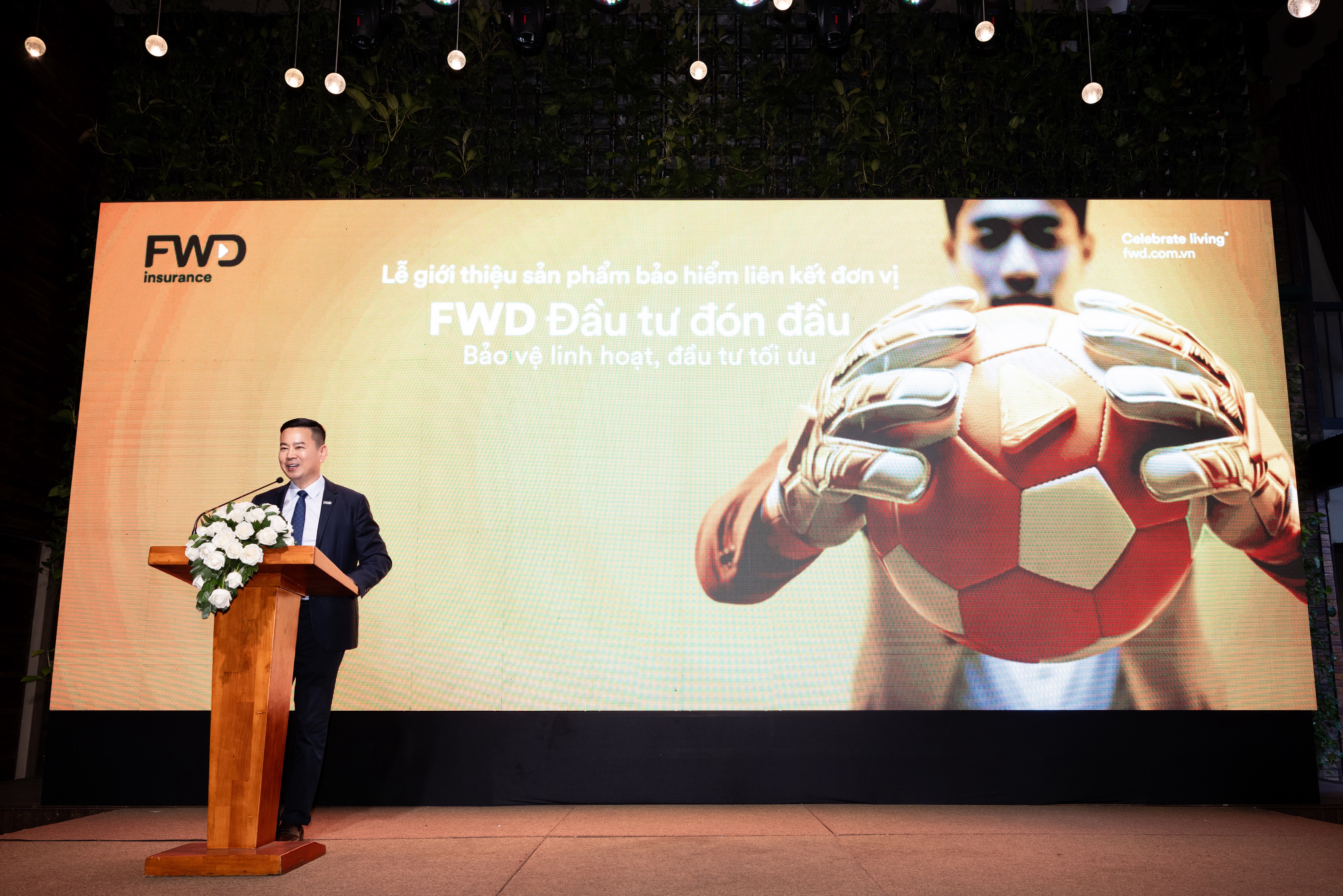 Ông Phương Tiến Minh, Tổng Giám đốc FWD Việt Nam nhấn mạnh rằng khi tham gia bảo hiểm nhân thọ, nền tảng quan trọng nhất luôn là sự bảo vệ và đầu tư chỉ thực sự có ý nghĩa khi kế hoạch tài chính đó được đặt trên một nền tảng vững chắc.