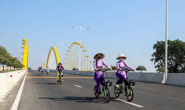 Hoạt động đạp xe tuyên truyền tại sự kiện “Huế – Phát triển Du lịch Di sản xanh & Thành phố xe đạp”
