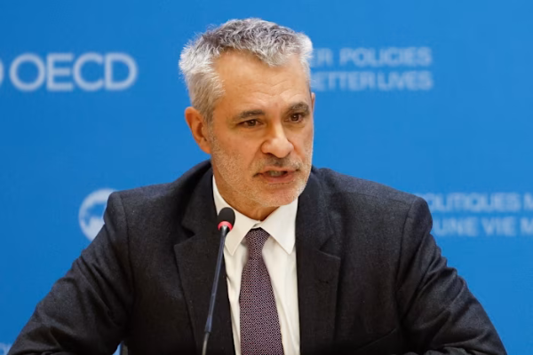Ông Stefano Scarpetta, nhà kinh tế trưởng của Tổ chức Hợp tác và Phát triển Kinh tế (OECD) - Ảnh: FT