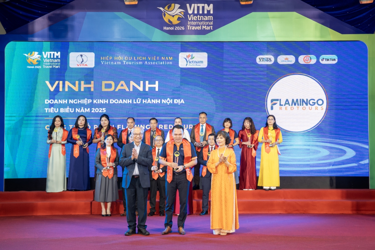Flamingo Redtours giành “hattrick” giải thưởng tại VITM 2026. Ảnh:&nbsp;Flamingo.