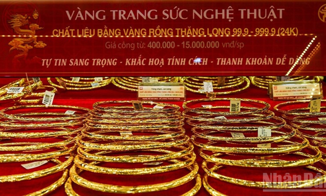 Giá vàng trong nước giảm nhẹ trong thế giằng co 