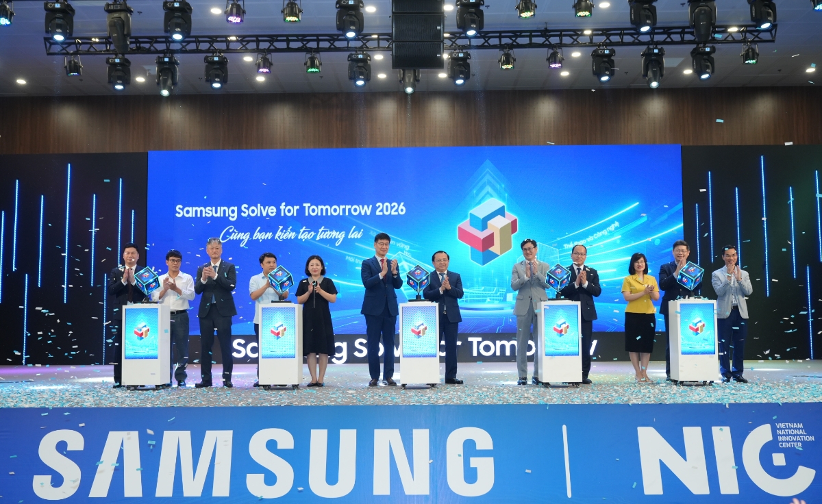 Các đại biểu khởi động chương trình Samsung Solve for Tomorrow 2026.