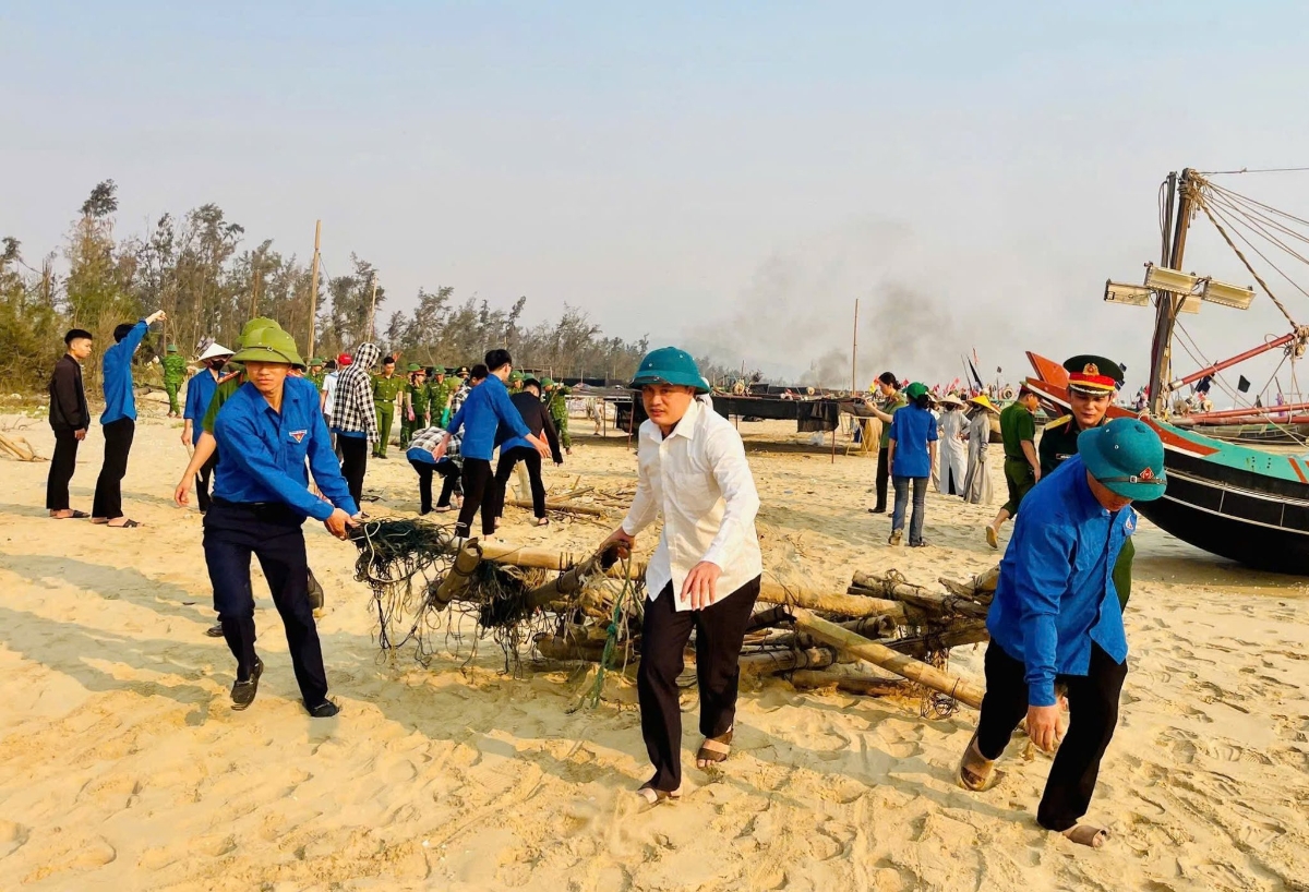 Chung tay dọn biển, chuẩn bị mùa du lịch 2026