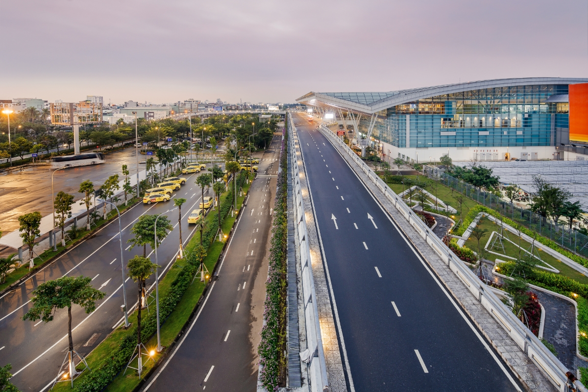 Toàn cảnh đưỡng dẫn vào Nhà ga T2 sân bay quốc tế Đà Nẵng.