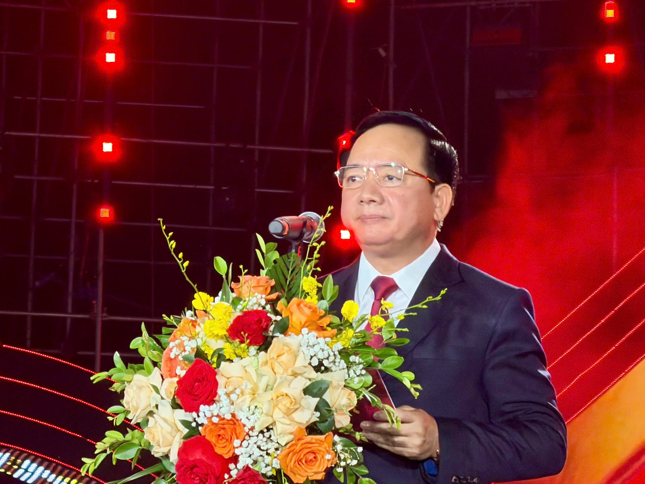 Ủy viên Bộ Chính trị, Bí thư Trung ương Đảng, Trưởng Ban Tuyên giáo và Dân vận Trung ương Trịnh Văn Quyết phát biểu. Ảnh: Thanh Tùng