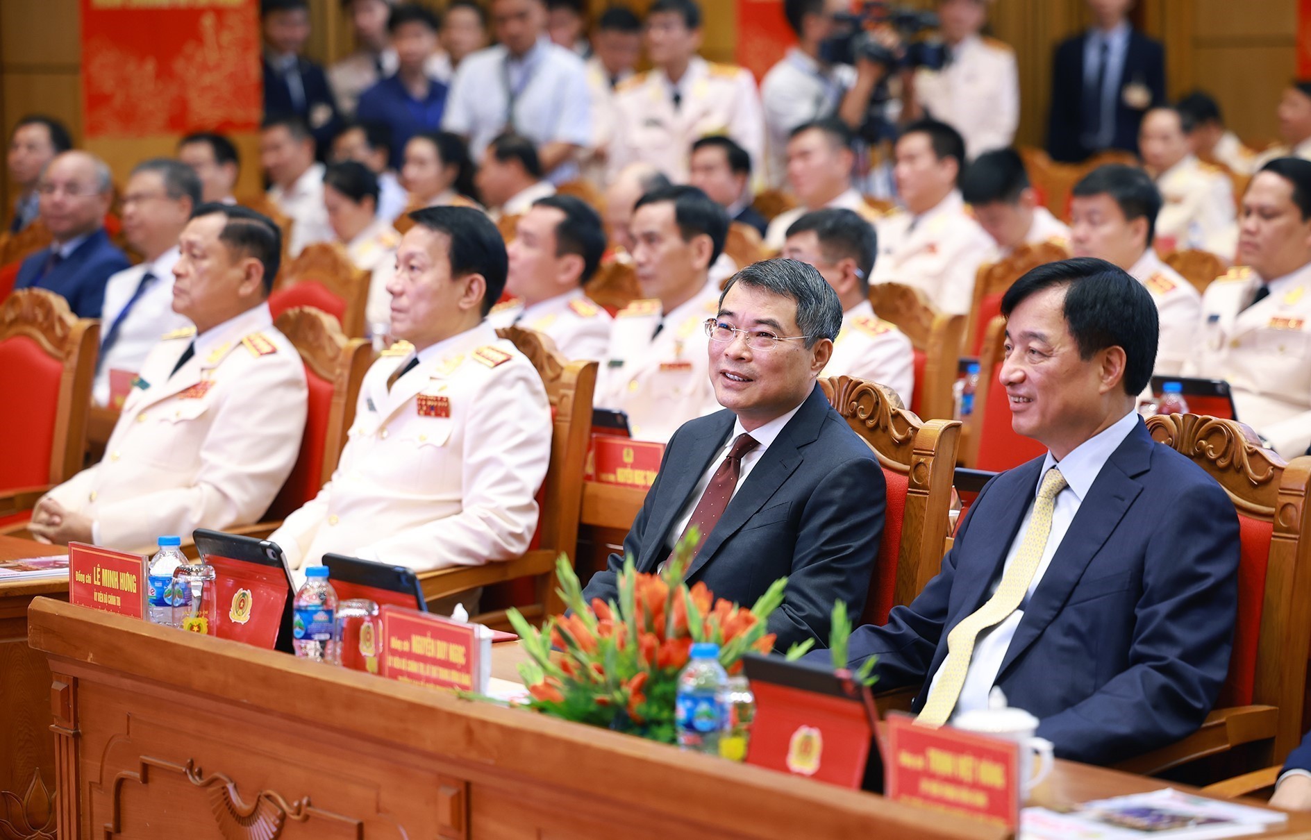 Thủ tướng Lê Minh Hưng và các đại biểu dự Lễ kỷ niệm 80 năm Ngày truyền thống lực lượng Cảnh sát Quản lý hành chính về trật tự xã hội. Ảnh: TTXVN