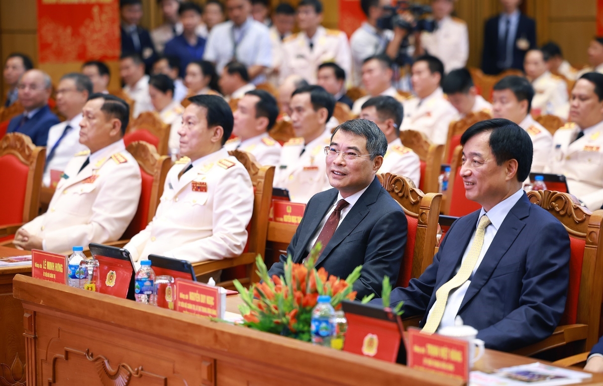 Thủ tướng Lê Minh Hưng và các đại biểu dự Lễ kỷ niệm 80 năm Ngày truyền thống lực lượng Cảnh sát Quản lý hành chính về trật tự xã hội. Ảnh: TTXVN