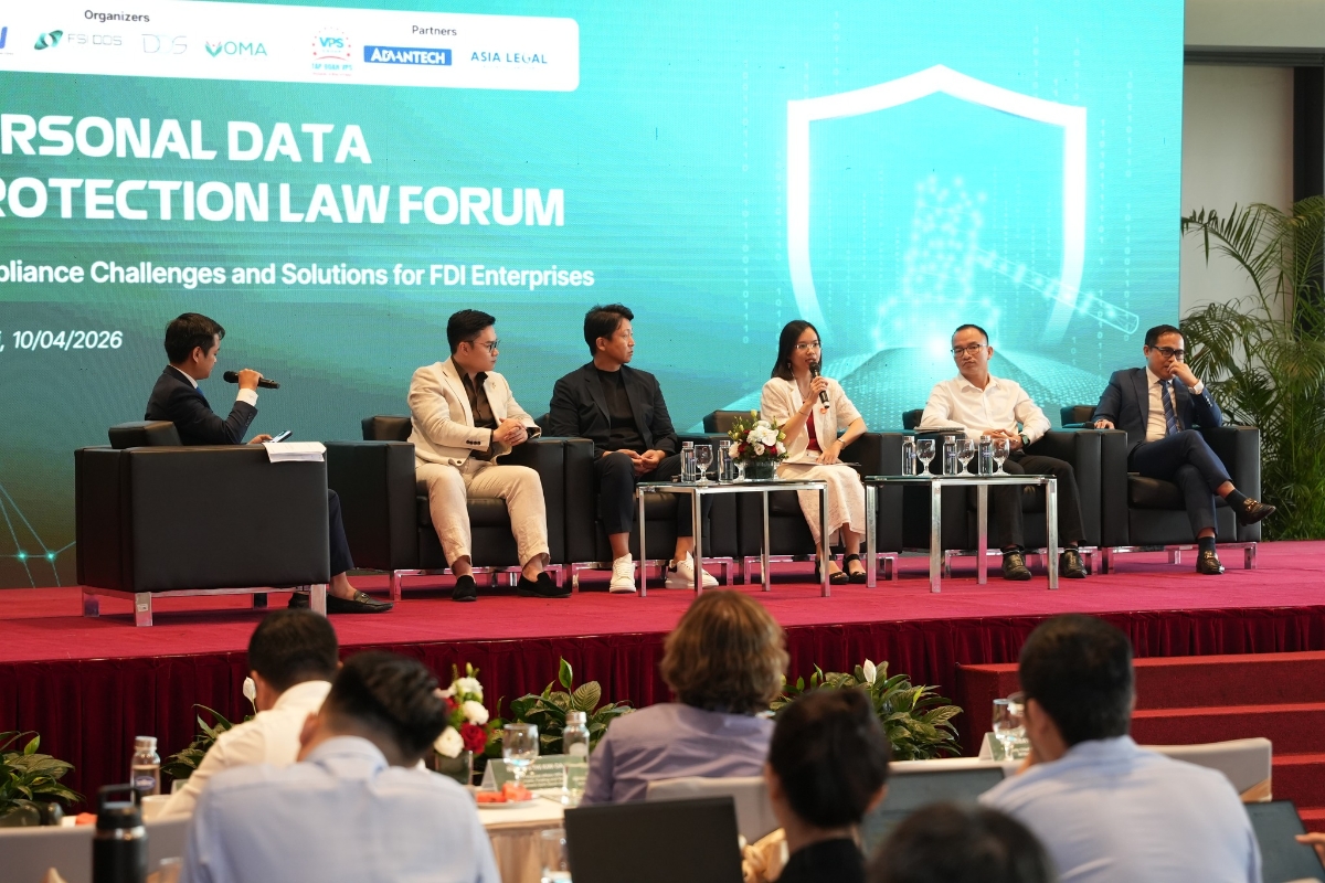 Các diễn giả tại&nbsp;Diễn đàn “Luật Bảo vệ dữ liệu cá nhân: Thách thức và Giải pháp tuân thủ cho doanh nghiệp FDI”.&nbsp;