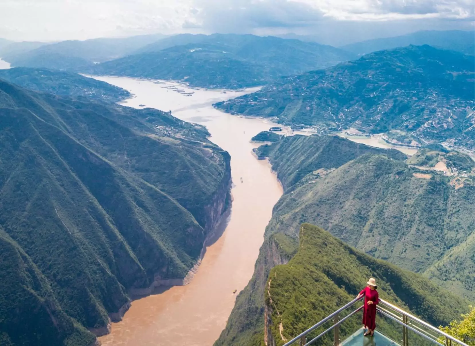 Tại lưu vực Sông Dương Tử, dù sở hữu hệ thống kiểm soát lũ hàng đầu, Trung Quốc vẫn duy trì các vùng phân lũ.