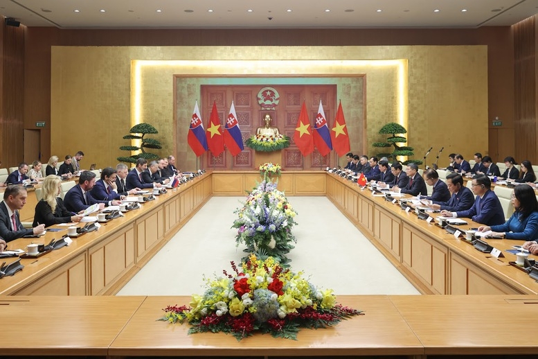 Thủ tướng Chính phủ Lê Minh Hưng và Thủ tướng Robert Fico hội đàm - Ảnh: VGP