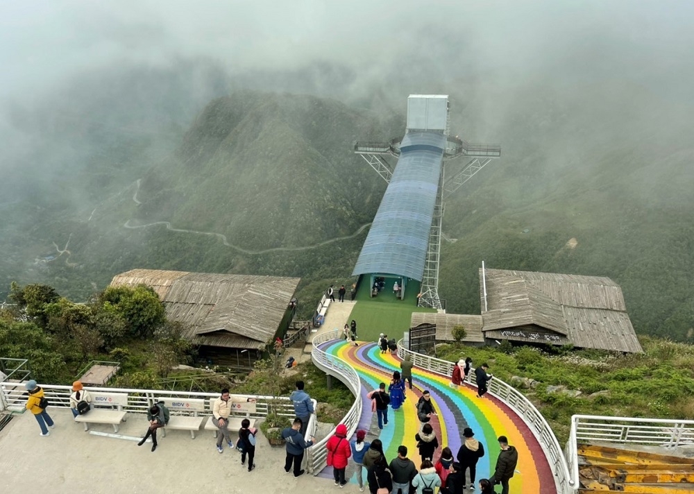 Khu du lịch Cầu kính Rồng Mây là điểm đến hấp dẫn của Lai Châu.