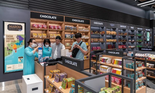 “Mở khoá” chính sách, phát triển mô hình outlet và cửa hàng miễn thuế 