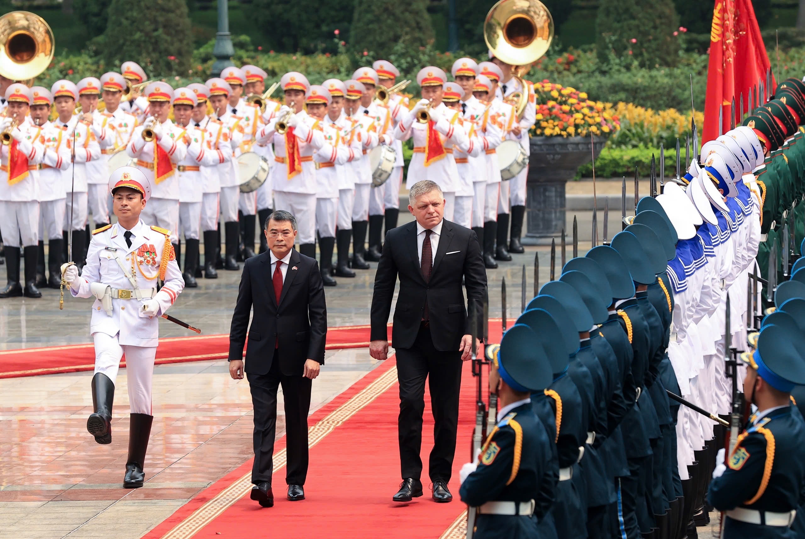 Lễ đón Thủ tướng Chính phủ Cộng hòa Slovakia Robert Fico. Ảnh: TTXVN