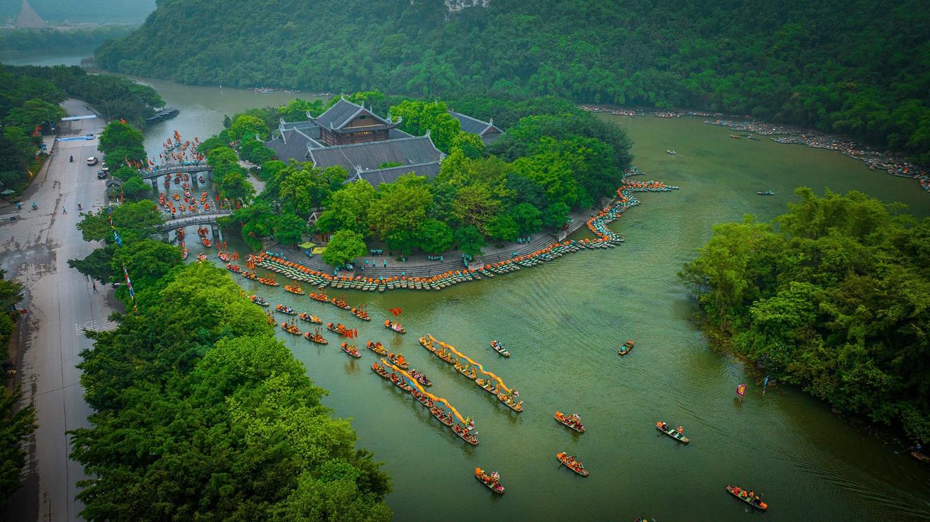 Việc liên kết vùng sẽ góp phần hình thành các tour tuyến đa dạng, kết nối du lịch văn hóa, tâm linh và sinh thái, từ đó nâng cao sức cạnh tranh và thu hút du khách.