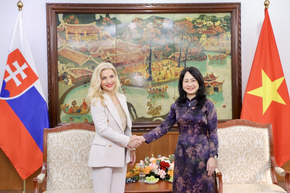 Bộ trưởng Lâm Thị Phương Thanh tiếp Bộ trưởng Bộ Văn hóa Slovakia Martina Šimkovičová. Ảnh: Bộ Văn hóa, Thể thao và Du lịch