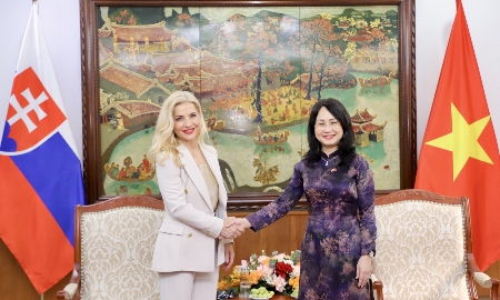 Bộ trưởng Lâm Thị Phương Thanh tiếp Bộ trưởng Bộ Văn hóa Slovakia Martina Šimkovičová. Ảnh: Bộ Văn hóa, Thể thao và Du lịch
