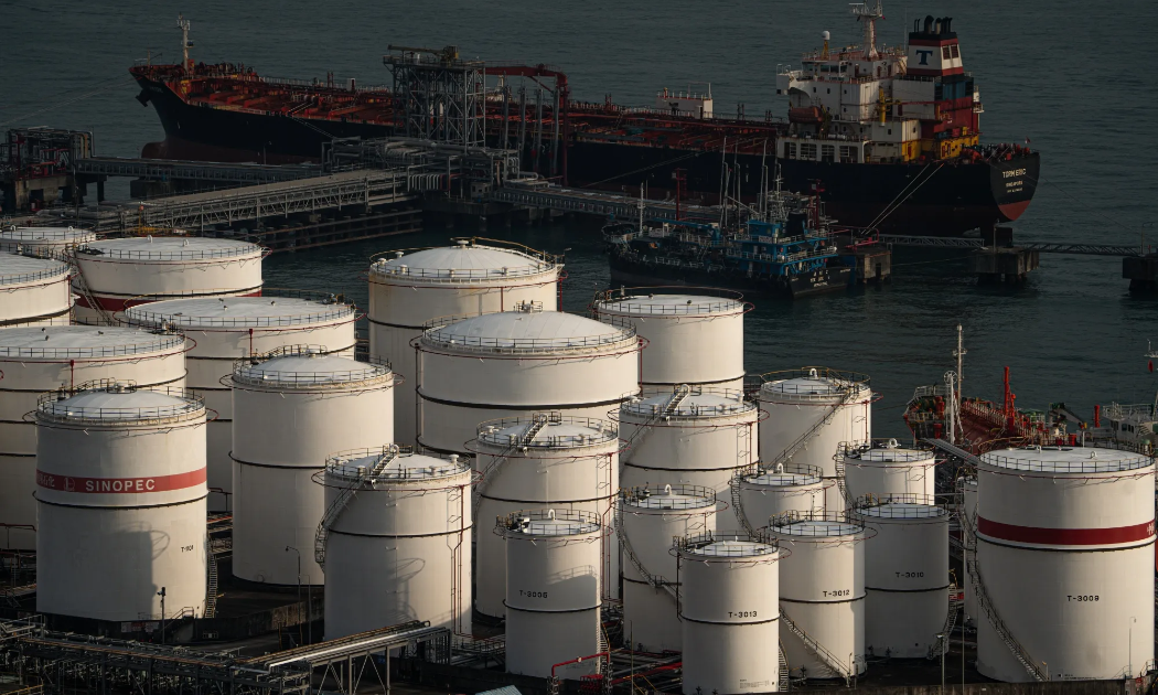 Nguồn cung dầu căng thẳng, tín hiệu từ giá dầu Brent giao ngay