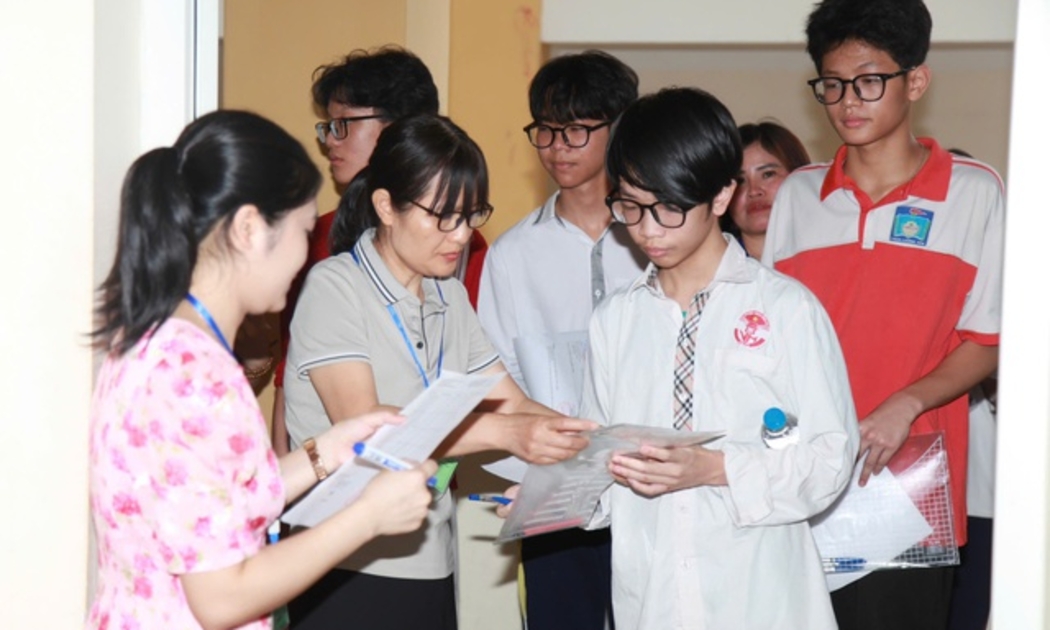 Kỳ thi lớp 10 công lập tại Hà Nội: Các trường có điểm chuẩn thấp năm trước thu hút đông thí sinh 