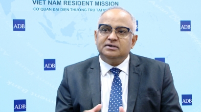 ADB's expert: Reforms on key sectors will help Vietnam sustain strong growth momentum