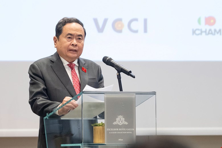 Chủ tịch Quốc hội Trần Thanh Mẫn phát biểu tại Tọa đàm chính sách thúc đẩy hợp tác Việt Nam - Italia. Ảnh: Quốc hội.