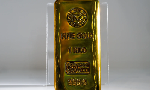 Giá vàng “bốc hơi” hơn 100 USD/oz khi giá dầu nhảy vọt qua mốc 100 USD/thùng