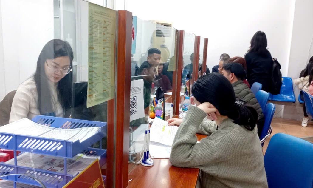 Giải quyết hưởng chế độ bảo hiểm thất nghiệp cho người lao động. Ảnh: Nhật Dương.
