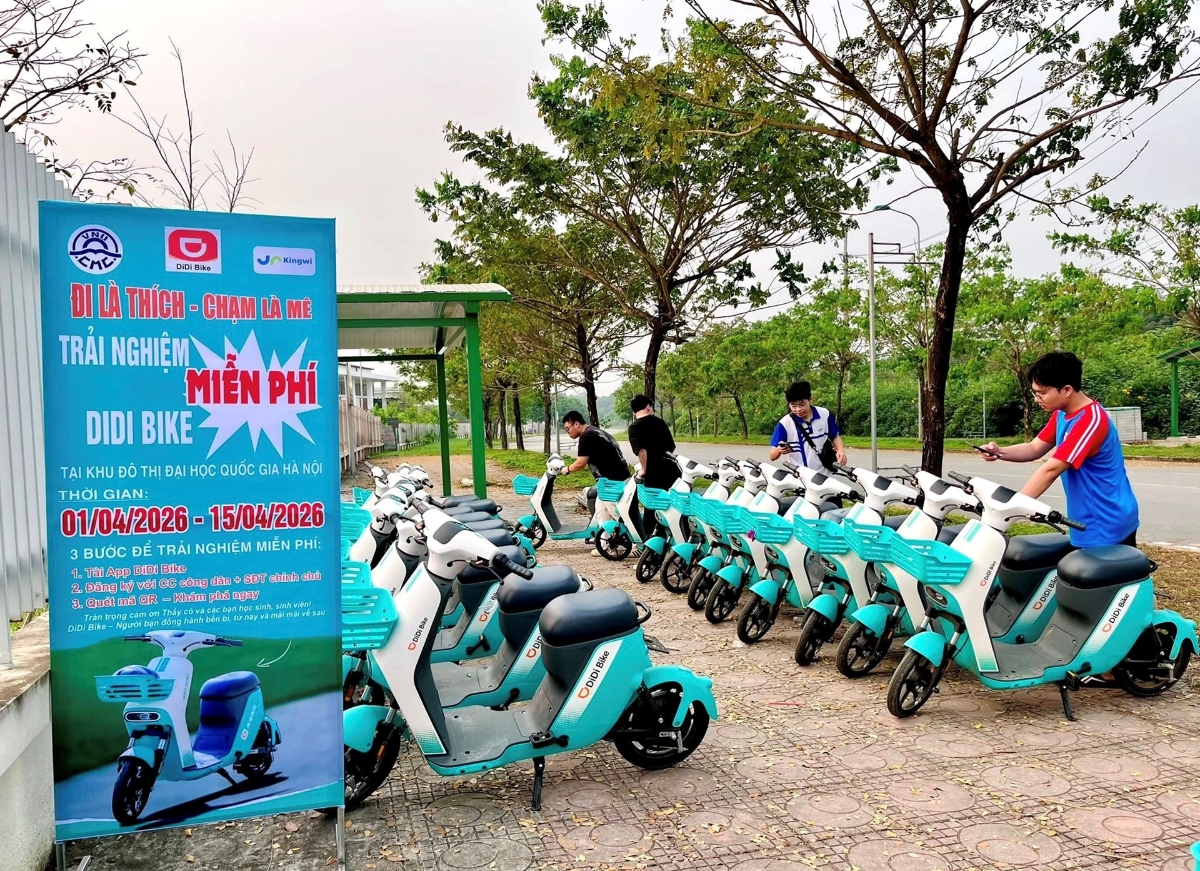 Xe đạp điện miễn phí cho sinh viên tại Khu đô thị Đại học Quốc gia Hà Nội tại Hòa Lạc.