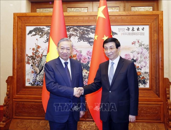 Tổng Bí thư, Chủ tịch nước Tô Lâm hội kiến Chủ tịch Chính hiệp toàn quốc Trung Quốc Vương Hộ Ninh. Ảnh: TTXVN