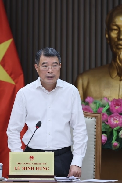 PM requests to further cut unnecessary administrative procedures and business conditions