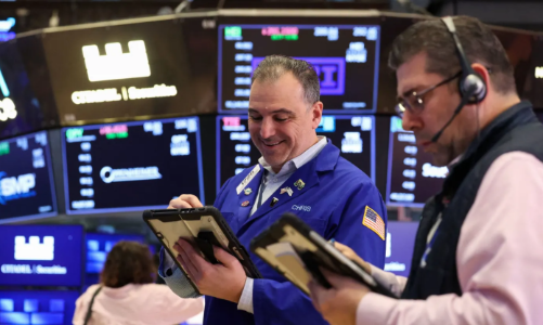 Chứng khoán Mỹ xanh rực, giá dầu trượt mạnh khỏi ngưỡng 100 USD/thùng