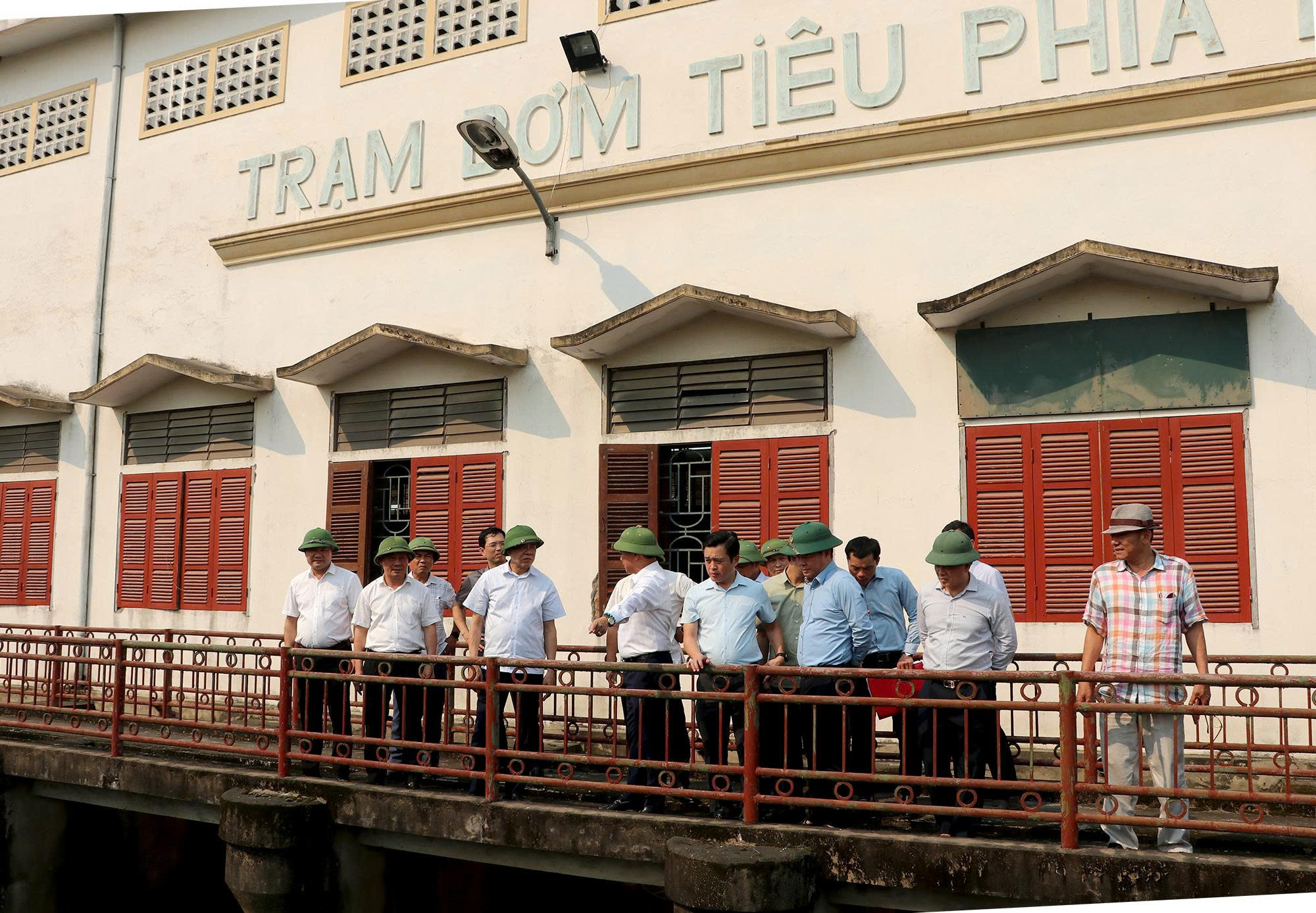 Lãnh đạo tỉnh Nghệ An kiểm tra tại Trạm bơm tiêu phía Nam