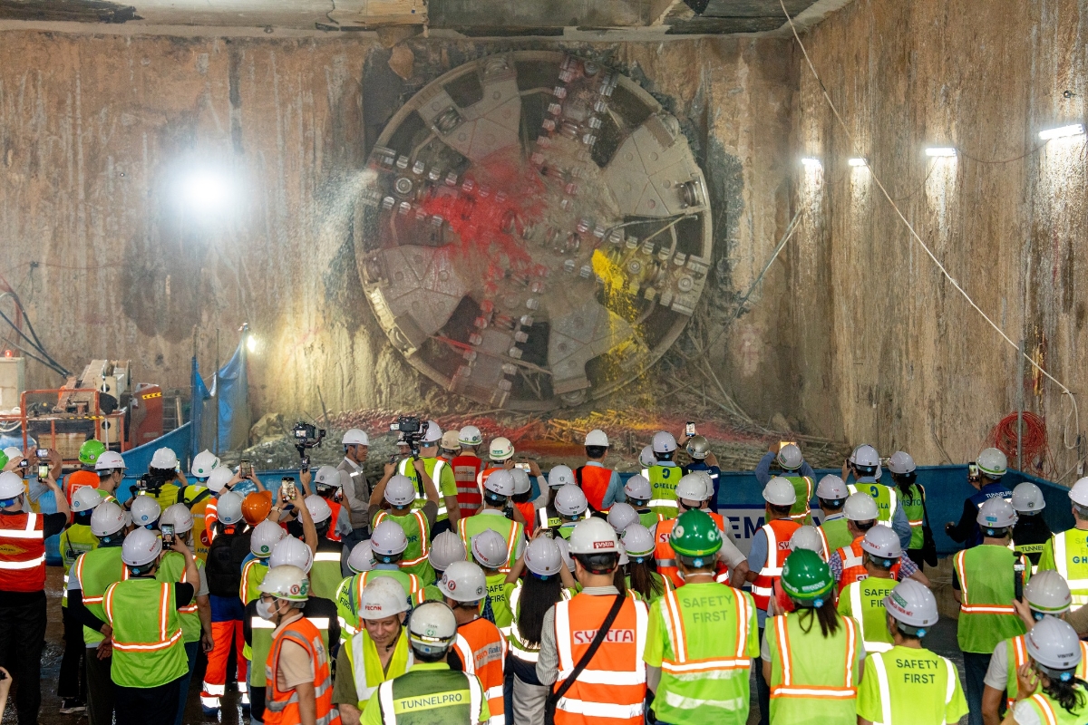 Máy đào hầm TBM số 2 hoàn tất hành trình. Ảnh: MRB