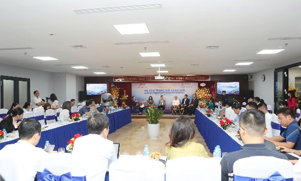 Đại diện các ngân hàng cho biết thời gian xử lý tài sản bảo đảm hiện kéo dài từ 3 đến 5 năm khiến nguồn lực bị chôn trong nợ xấu, gây lãng phí lớn.