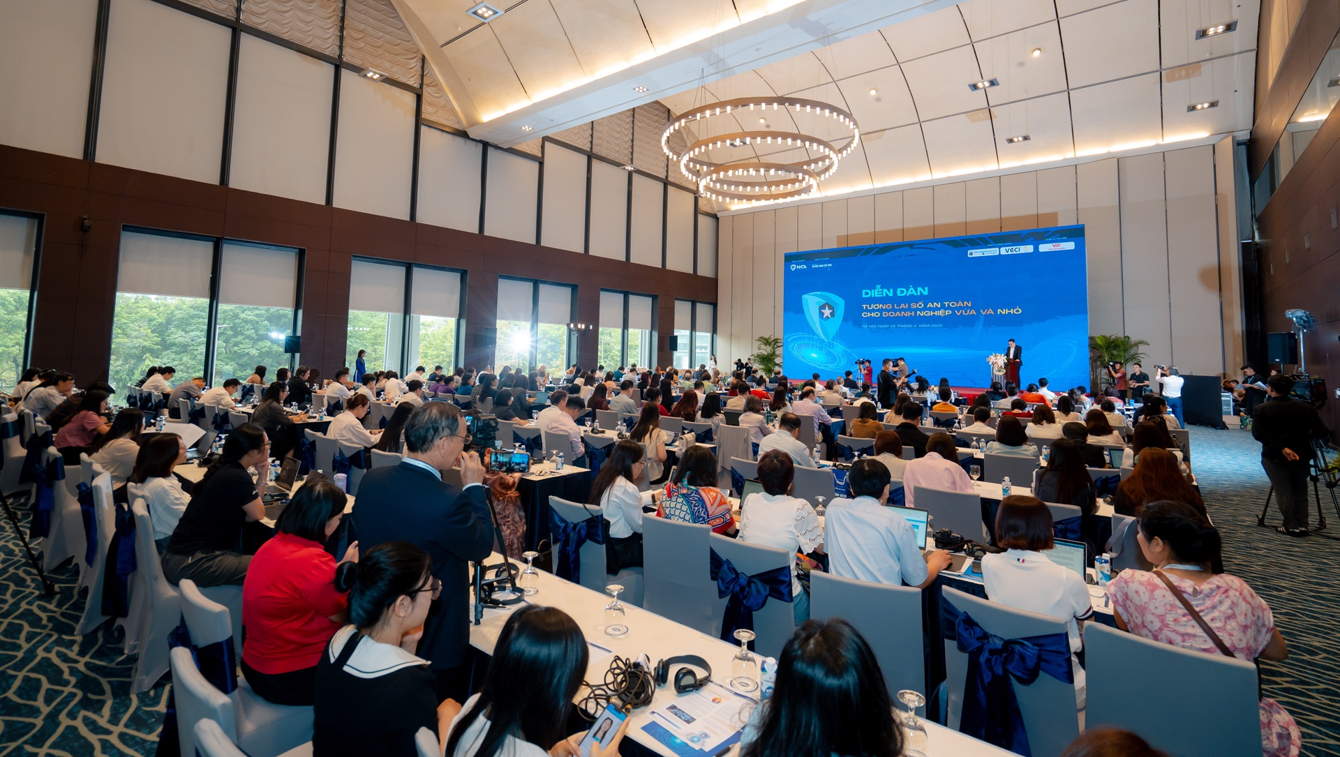 Diễn đàn “Tương lai số an toàn cho doanh nghiệp vừa và nhỏ” 