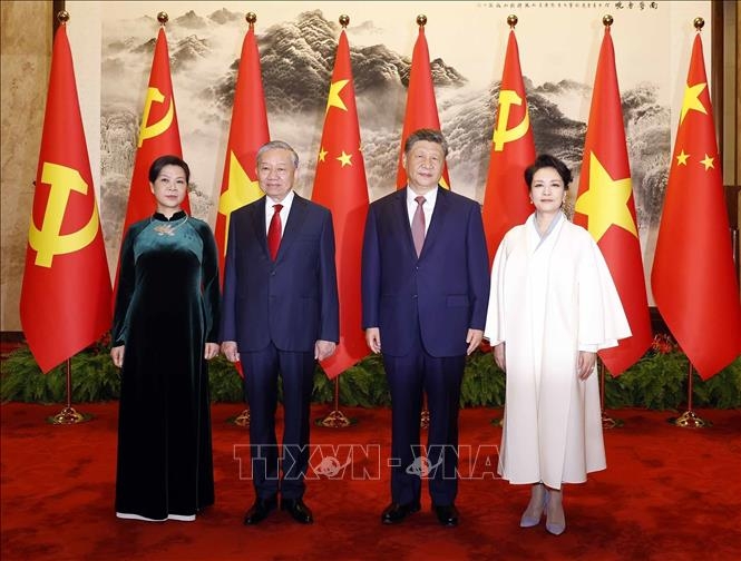 Tổng&nbsp;Bí thư, Chủ tịch nước Tô Lâm và Phu nhân cùng Tổng Bí thư, Chủ tịch nước Trung Quốc Tập Cận Bình và Phu nhân chụp ảnh chung. Ảnh: TTXVN.