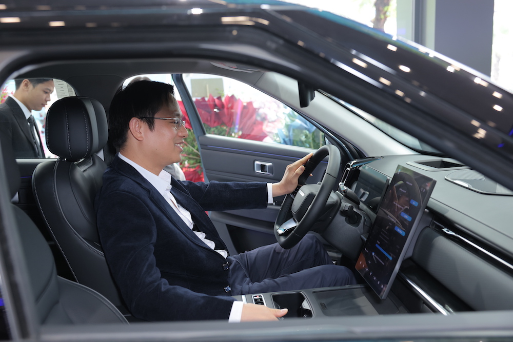 Các mẫu xe Trung Quốc tại thị trường Việt đang tìm cách thu hút người tiêu dùng với hàm lượng công nghệ ngày càng cao hơn.