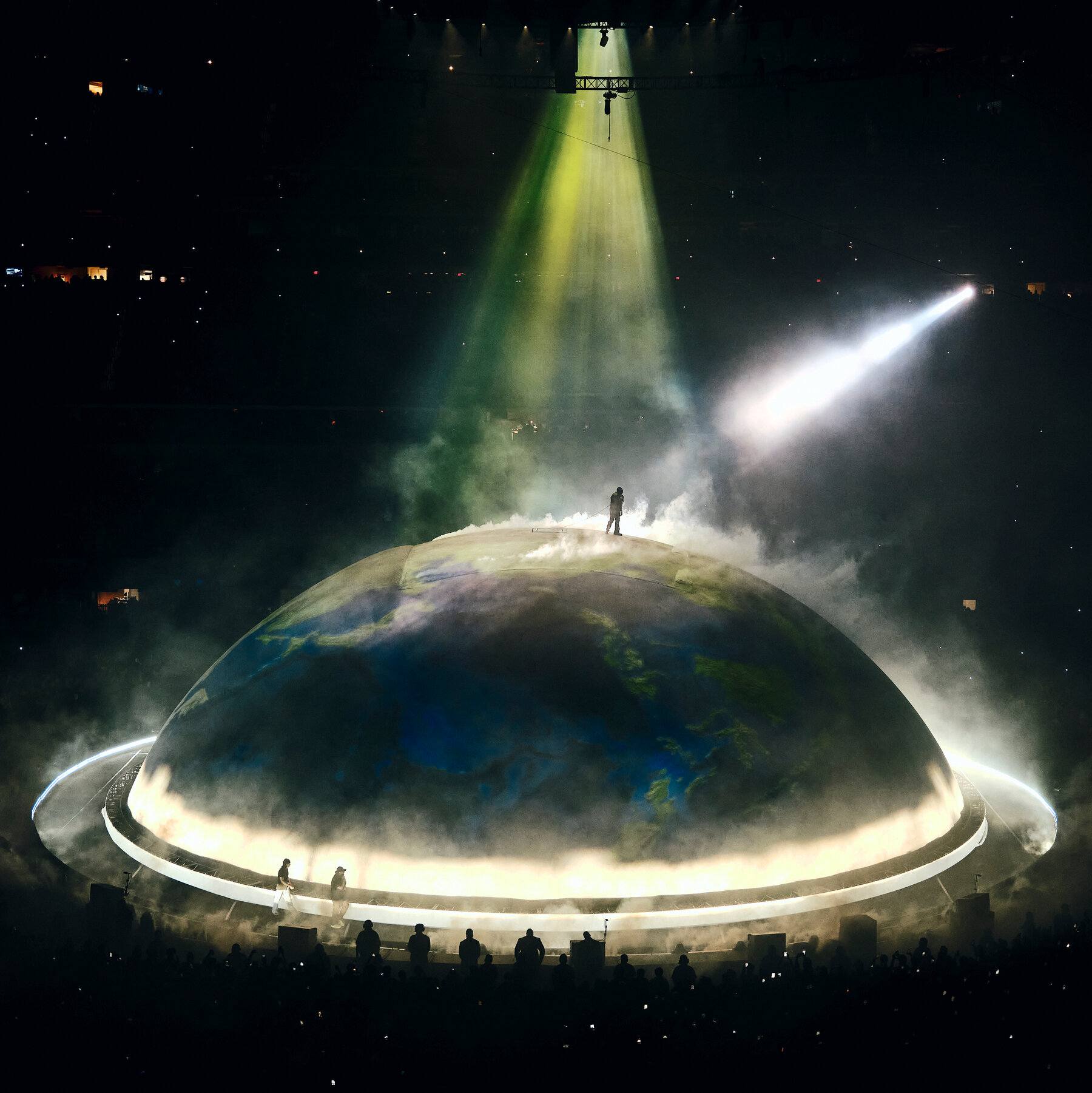 Sân khấu 'The Giant Earth' của Kanye West.